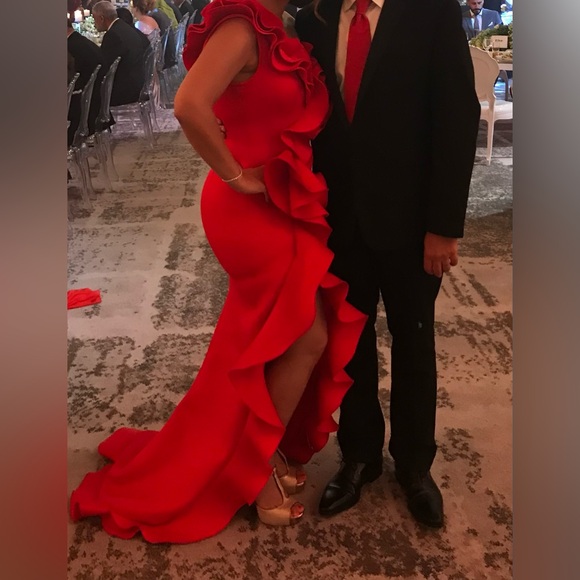 Red formal dress - Picture 1 of 2